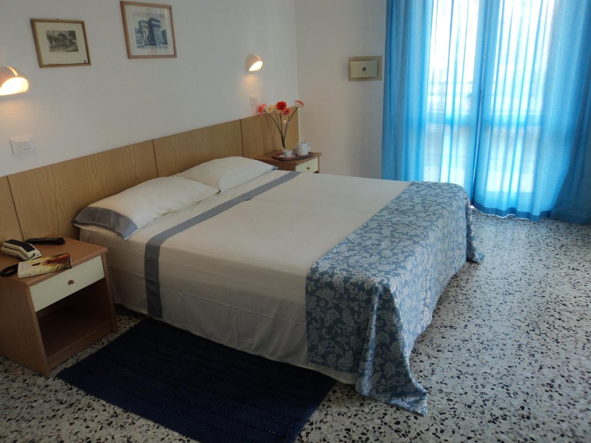 Hotel Irene Riccione Kültér fotó