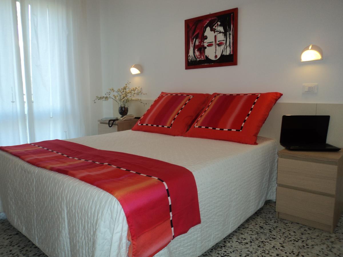 Hotel Irene Riccione Kültér fotó