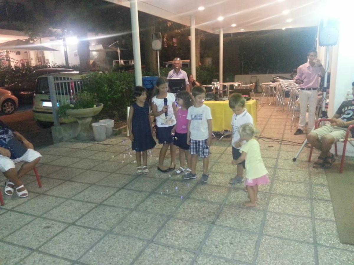 Hotel Irene Riccione Kültér fotó