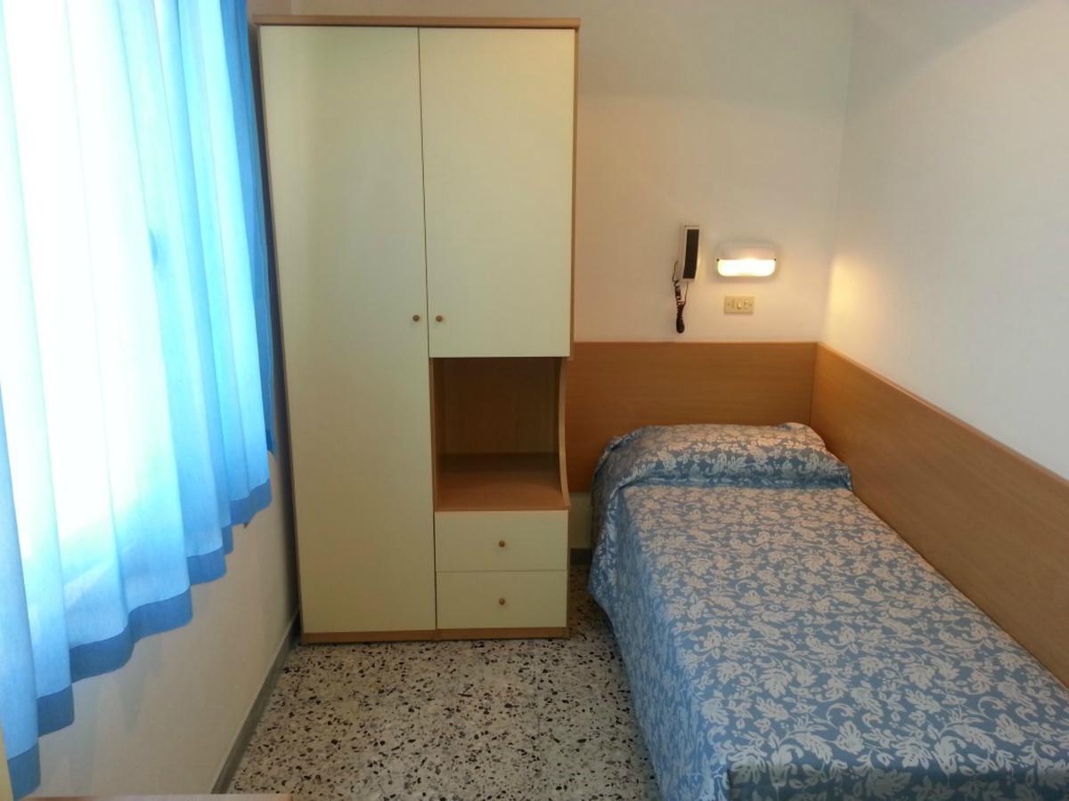 Hotel Irene Riccione Kültér fotó